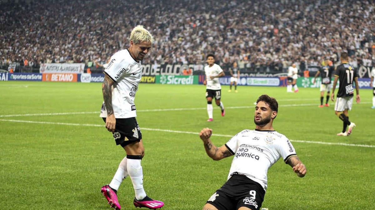 Após silêncio de 45 horas, Corinthians volta a publicar nas redes