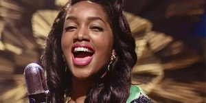 IZA faz performance de clássico do jazz em "Garota do Momento"