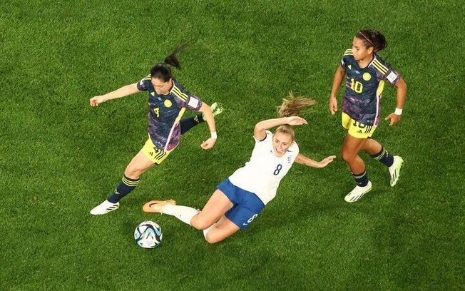 Inglaterra, de virada, elimina a Colômbia da Copa Feminina