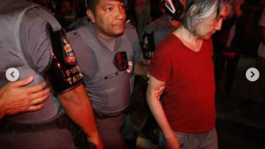 Homem detido com arma em protesto pró-democracia em São Paulo