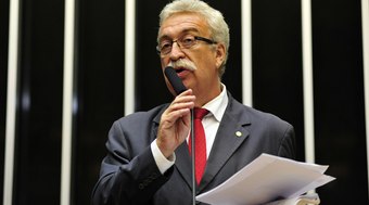 Newton Lima lidera em São Carlos com 38,14% dos votos