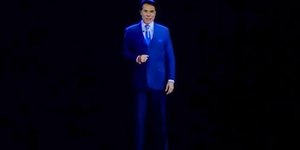 Silvio Santos em holograma fez a plateia chorar
