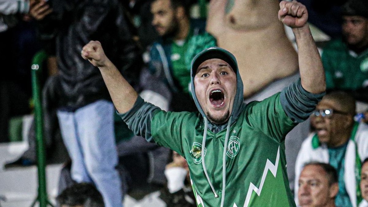 Guarani recebe o Santos no estádio Brinco de Ouro