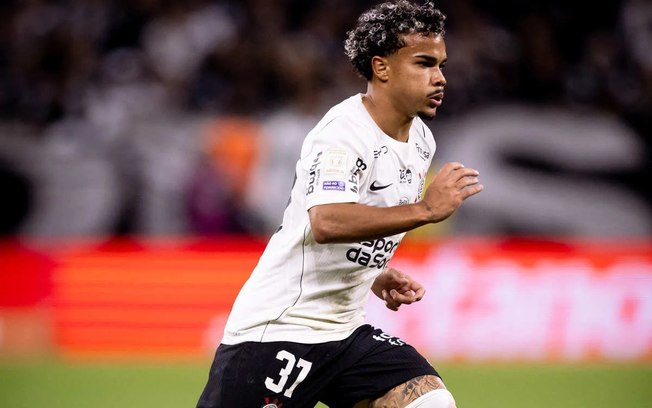 Kaio César em ação com a camisa do Corinthians diante do Cruzeiro Kaio César em ação com a camisa do Corinthians diante do Cruzeiro