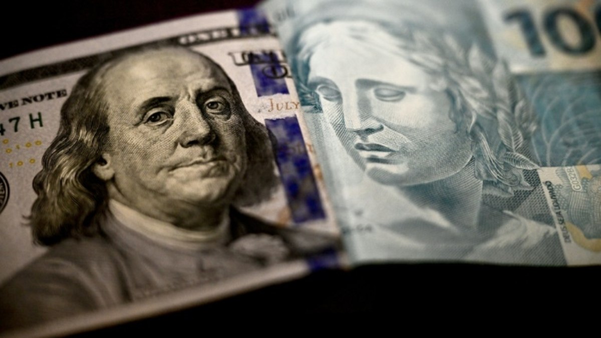 Dólar quebra novo recorde e bate R$ 6,20