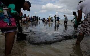  Óleo derramado no Nordeste pode chegar às praias do Rio e preocupa autoridades