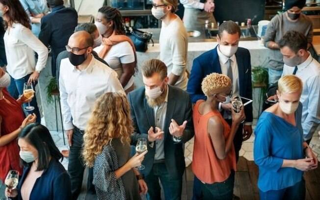 Grandes eventos da moda retomam modalidade presencial