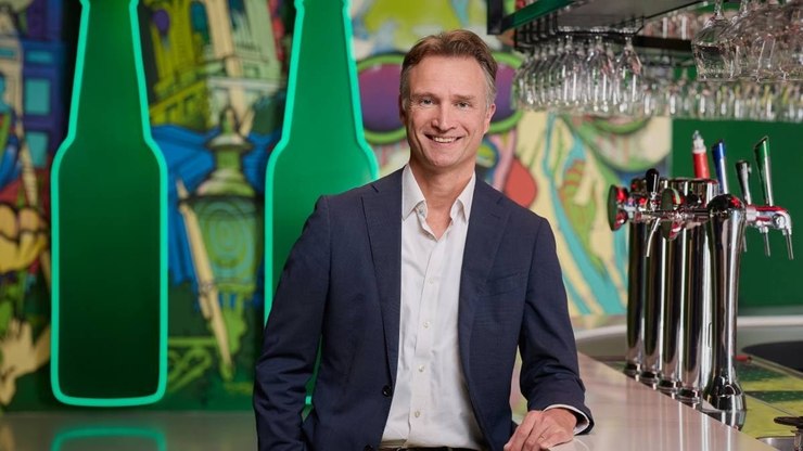 Em crise, Heineken anuncia saída do CEO e inicia sucessão