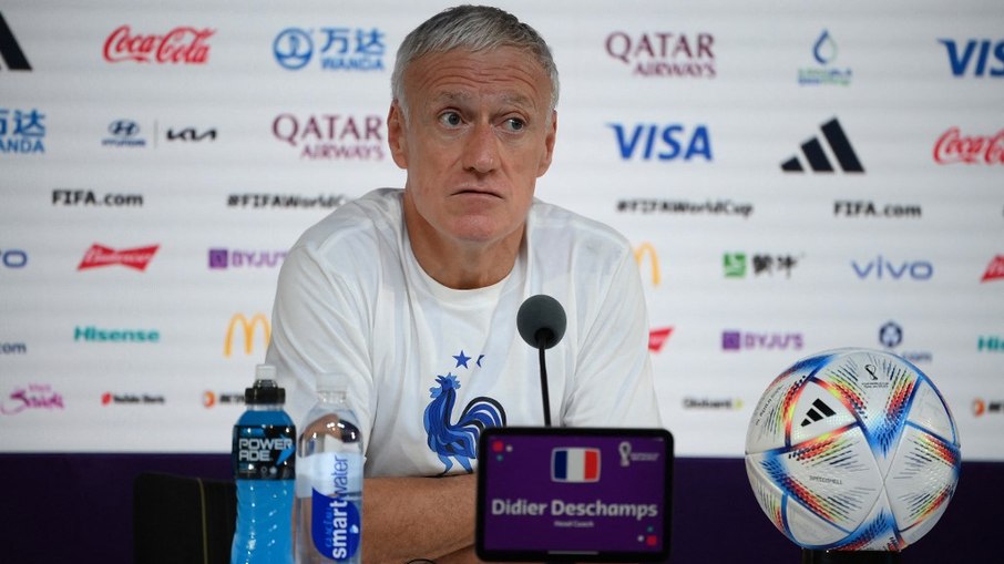 Didier Deschamps faz mistério sobre presença de Benzema na final da Copa