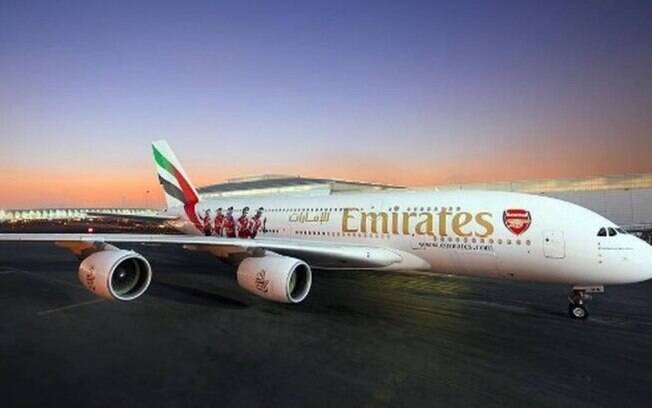 O Arsenal divulgou imagens do seu novo avião, dado pela patrocinadora, a empresa aérea Emirates