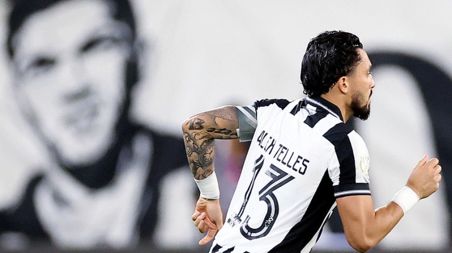 Com gol de Alex Telles, Botafogo abriu 5ª fase da Copa do Brasil com vitória