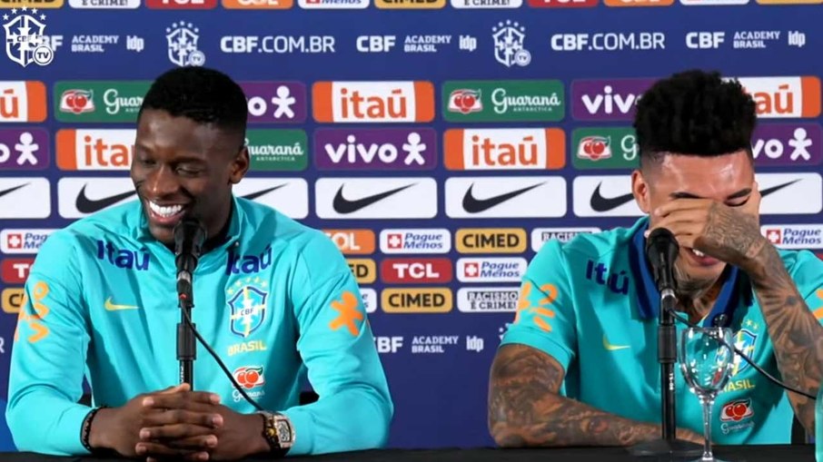 Luiz Henrique e Igor Jesus caíram na risada em meio a coletiva