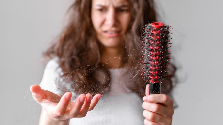 Mulheres relatam queda de cabelo após uso de Ozempic