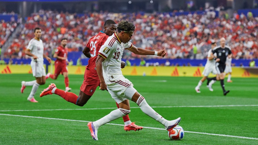Lamine Yamal durante Portugal x Espanha