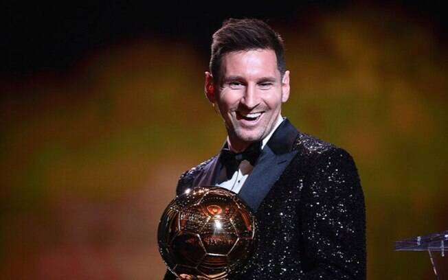 Com conquista da sétima Bola de Ouro, Messi iguala recorde de Pelé