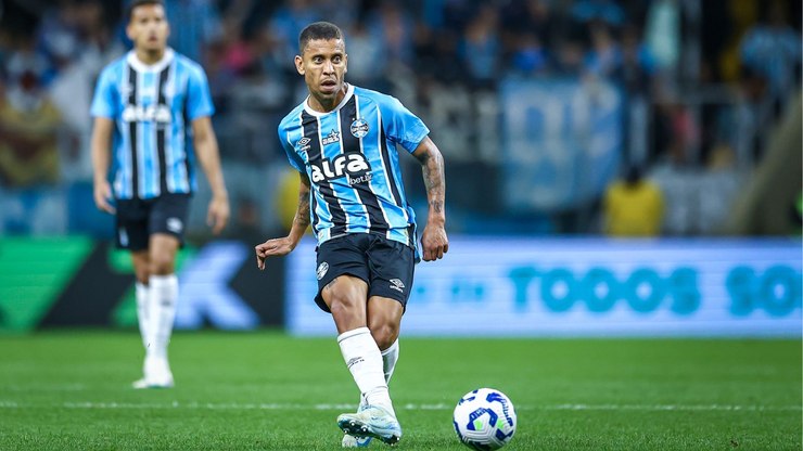 Grêmio faz valer fator casa e derrota São Paulo no Brasileirão