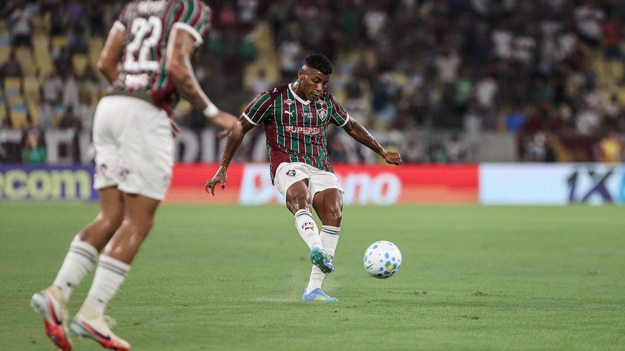 Hércules ampliou a vantagem do Fluminense no final do 2º tempo