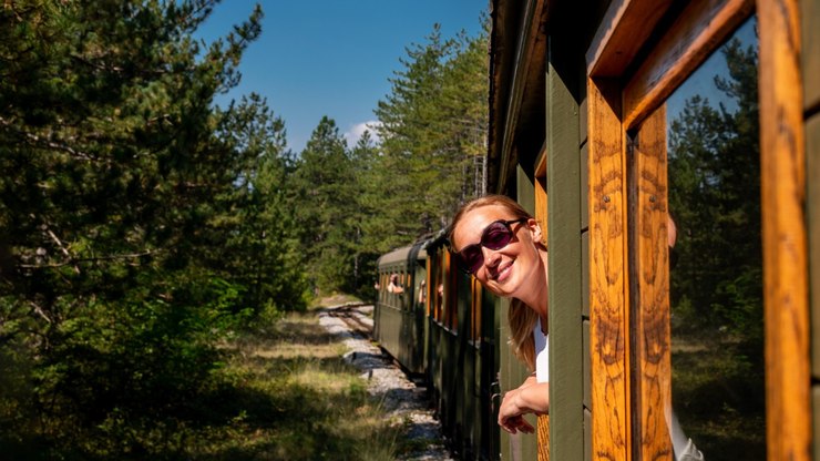 Passeios%20de%20trem%20pelo%20Brasil%3A%20descubra%20rotas%20incr%C3%ADveis%20e%20vistas