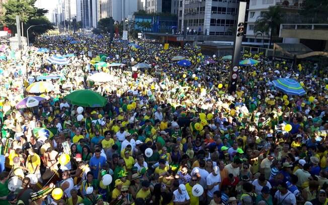 Grupos pró-impeachment de Dilma não mencionam representações contra Temer e nem pedem eleições diretas