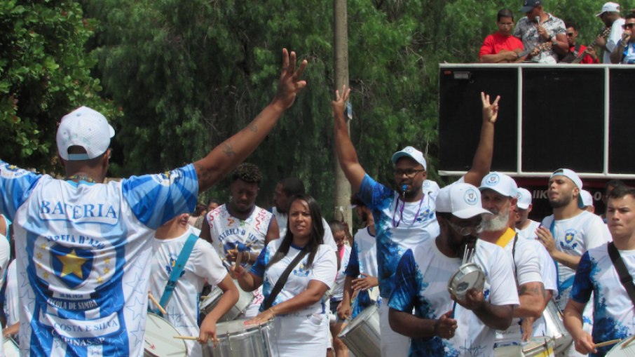 Bateria da Escola de Samba Estrela D'Alva, durante apresentação no carnaval de Campinas.