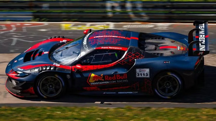 Com a F1 em pausa, Verstappen competirá em corrida alemã; entenda