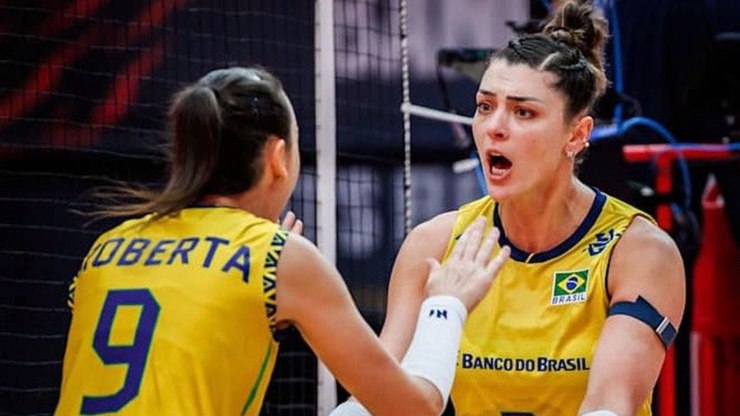 Brasil passeia contra França e segue às semis do Mundial feminino