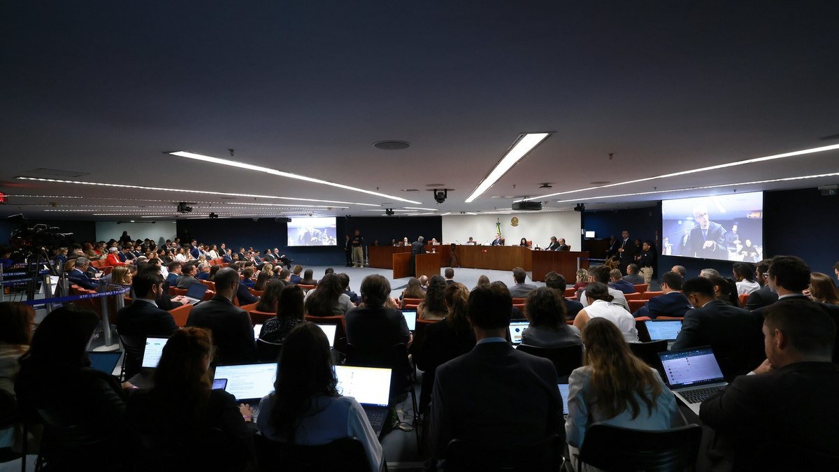 Advogados em plenário no STF Advogados em plenário no STF