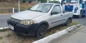 Homem é pego dirigindo com CNH vencida há 21 anos e CRLV atrasado