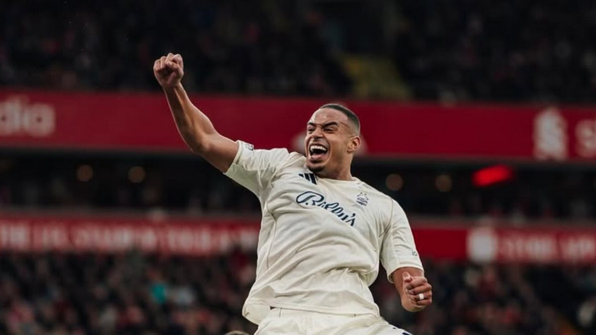 Murillo celebra gol pelo Forest Murillo celebra gol pelo Forest