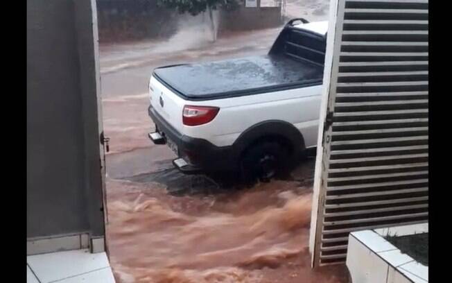 Chuva causa problemas em cidades da região de Campinas