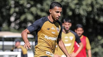 Victor%20S%C3%A1%20volta%20a%20treinar%20e%20refor%C3%A7a%20S%C3%A3o%20Paulo%20contra%20o%20Boca%20Juniors