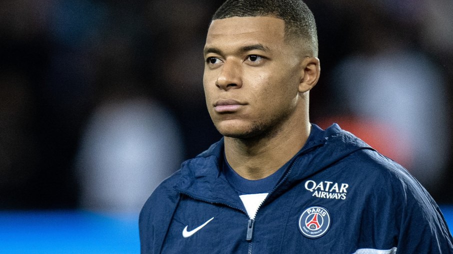 Mbappé estaria sendo punido pelo dono do PSG