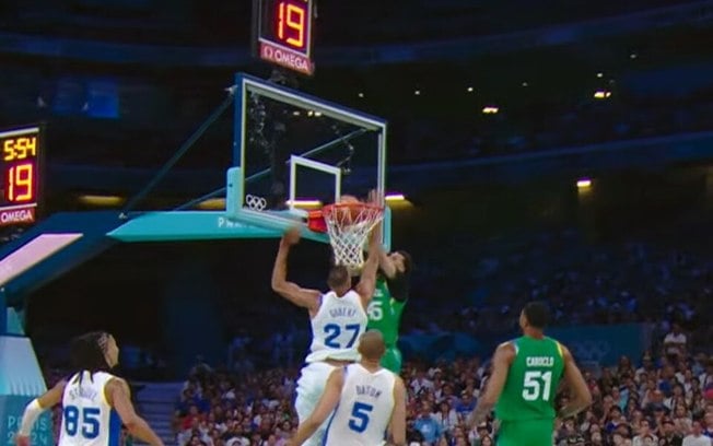 Seleção masculina de basquete perde na estreia nos Jogos de Paris-24