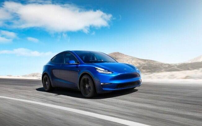 Tesla Model Y surge para concorrer com o Jaguar I-Pace, oferecendo tecnologias de última geração