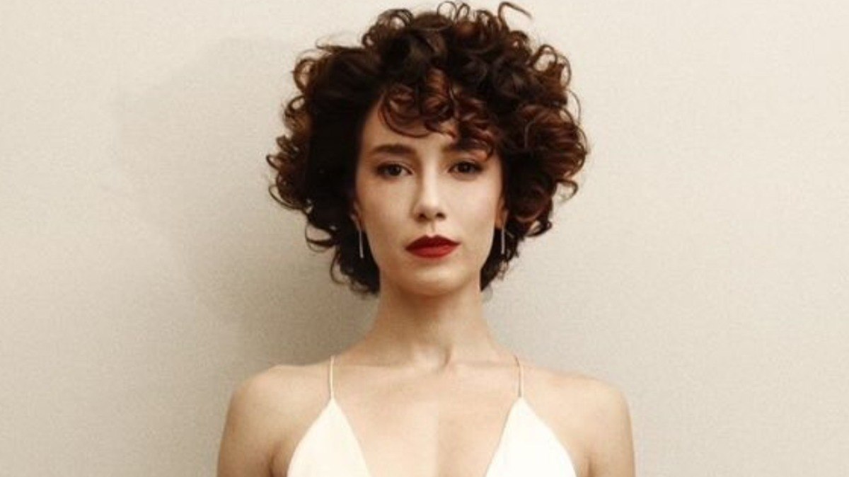 Marjorie%20Estiano%20arranca%20suspiros%20com%20vestido%20decotado