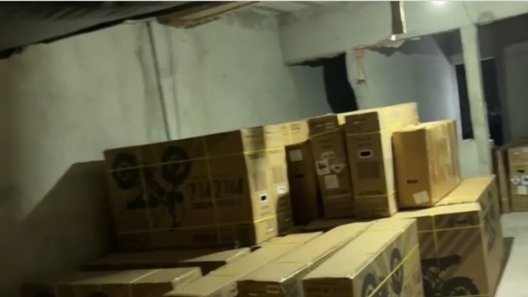 Ladrões levam 60 bicicletas elétricas em "caminhãozinho" em SP