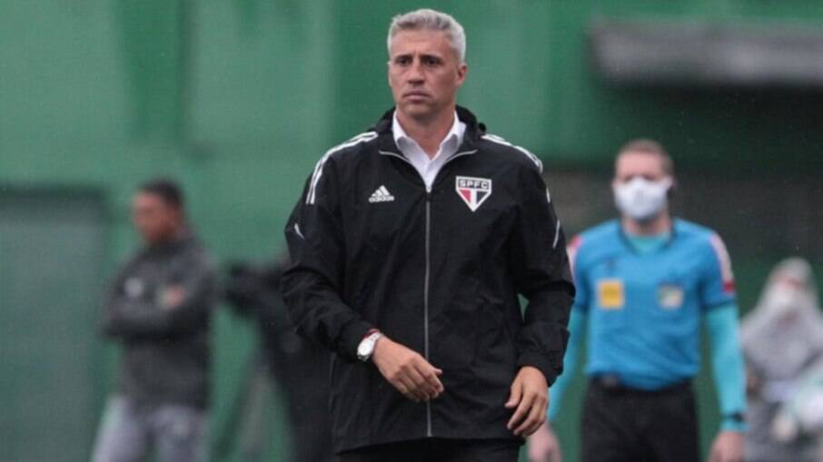 São Paulo anuncia saída de Crespo do comando da equipe