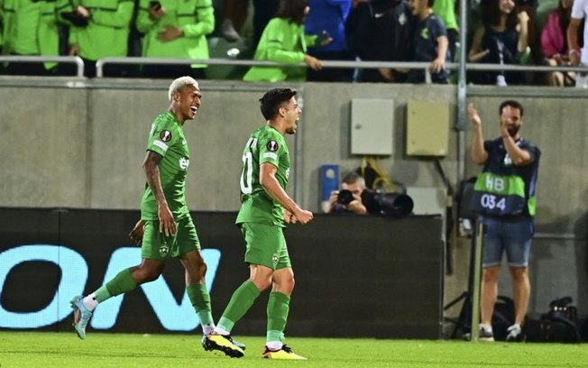 Com gol de ex-Fluminense, Roma perde para o Ludogorets na estreia da Europa League
