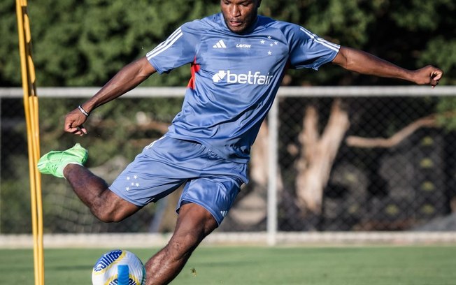 Cruzeiro enfrenta o Atlético-GO neste domingo pelo Brasileirão