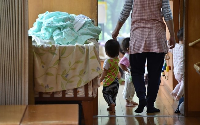 A cidade de Tóquio planeja oferecer creches gratuitas para crianças em idade pré-escolar a partir de setembro