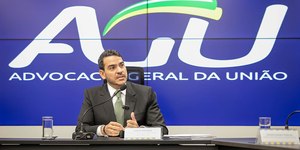 Após volta à AGU, Jorge Messias anuncia concurso com 170 vagas