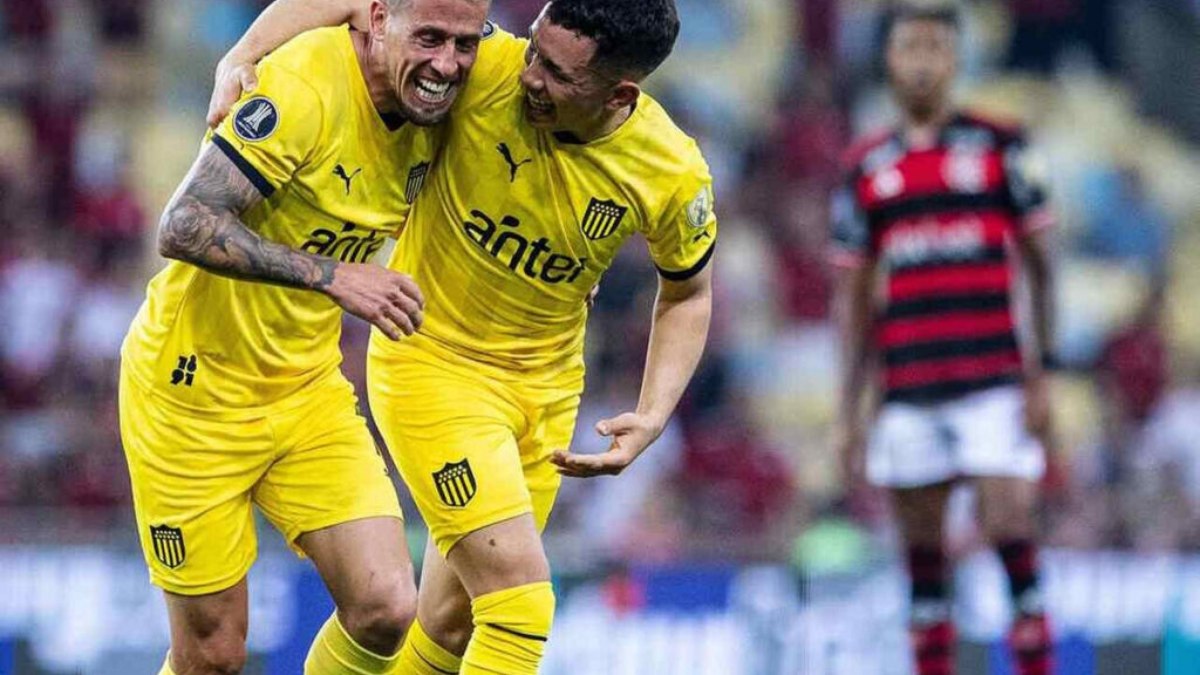 A vitória no primeiro jogo no Maracanã foi fundamental para a classificação do Peñarol às semifinais