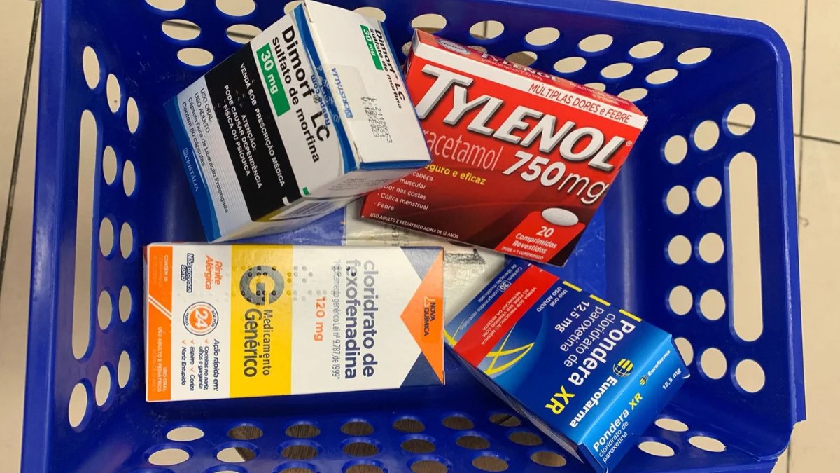 As faixas presentes nas embalagens indicam o nível de controle exigido para a venda do medicamento As faixas presentes nas embalagens indicam o nível de controle exigido para a venda do medicamento