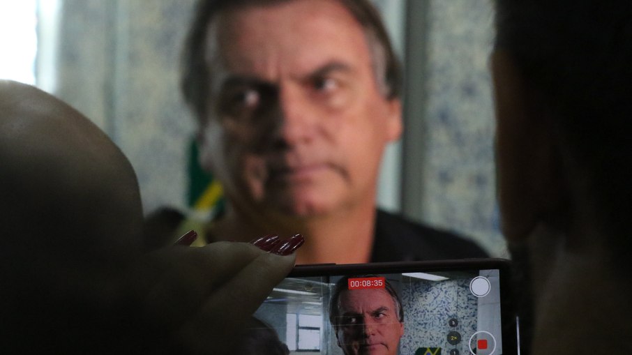 Moraes determinou a quebra dos sigilos bancário e fiscal do ex-presidente Jair Bolsonaro e da ex-primeira-dama Michelle Bolsonaro em 17 de agosto