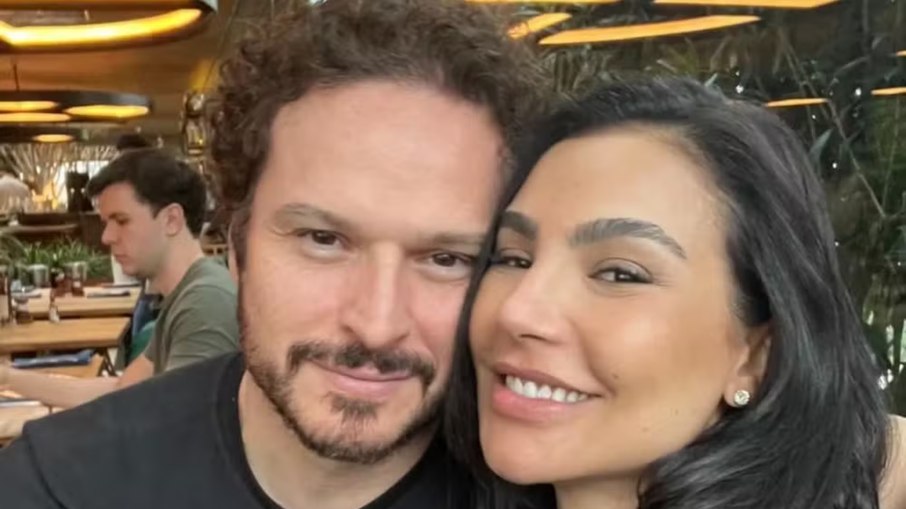 Cíntia Chagas e Deputado Fred Costa encerram namoro após um ano de relação