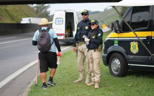 MPF pede mais segurança para romeiros na Dutra, em Aparecida (SP)