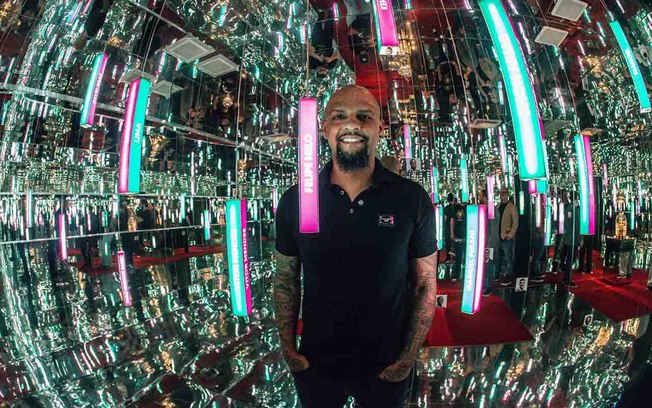Felipe Melo nega contato do Fluminense Felipe Melo nega contato do Fluminense