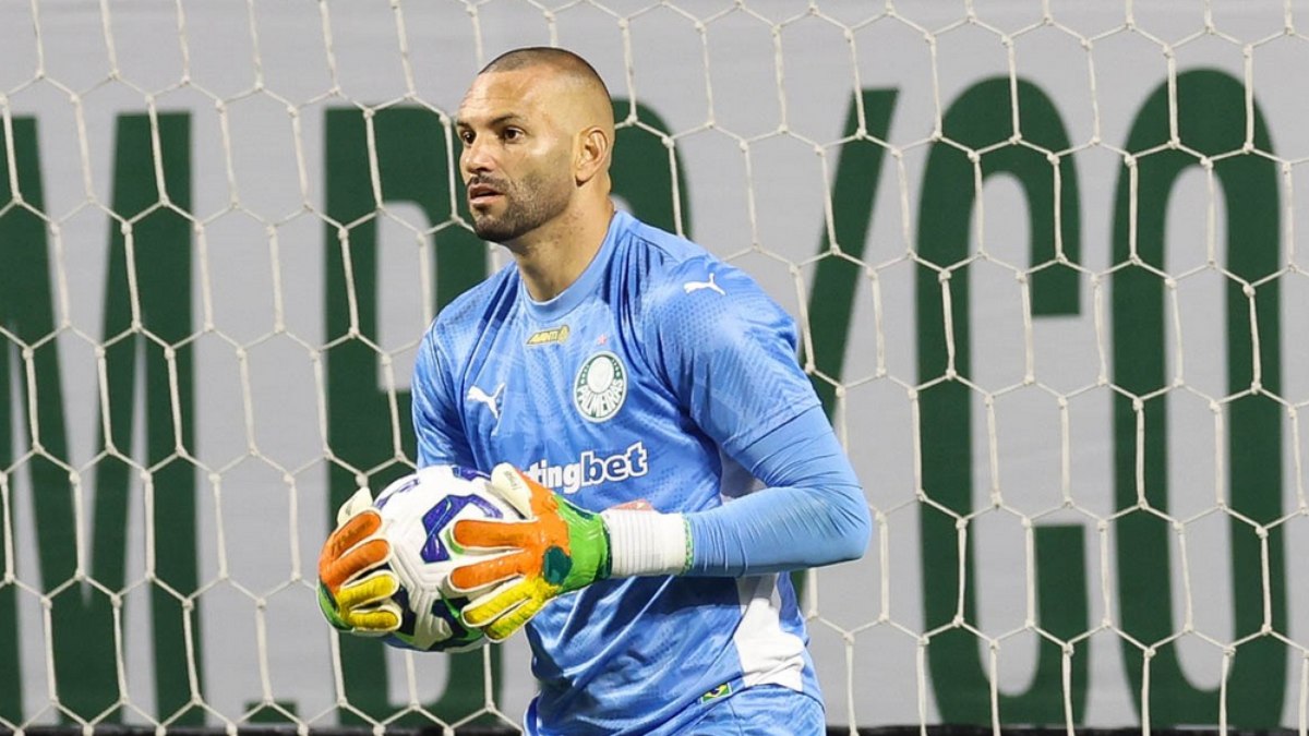 Ausência de Weverton deve dar vaga a Carlos Miguel ou Marcelo Lomba Ausência de Weverton deve dar vaga a Carlos Miguel ou Marcelo Lomba