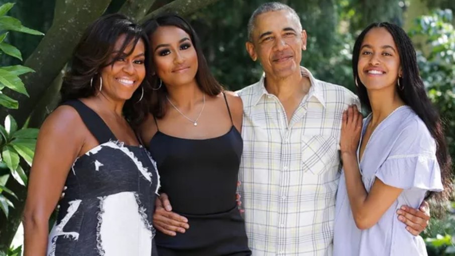 Michelle e Barack Obama com as filhas, Malia e Sasha Michelle e Barack Obama com as filhas, Malia e Sasha