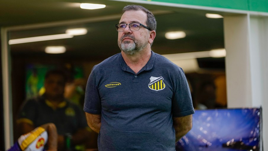 Enderson Moreira é o comandante do Novorizontino na campanha histórica Enderson Moreira é o comandante do Novorizontino na campanha histórica